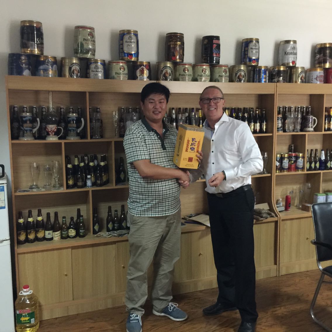 精酿鲜华体(中国)