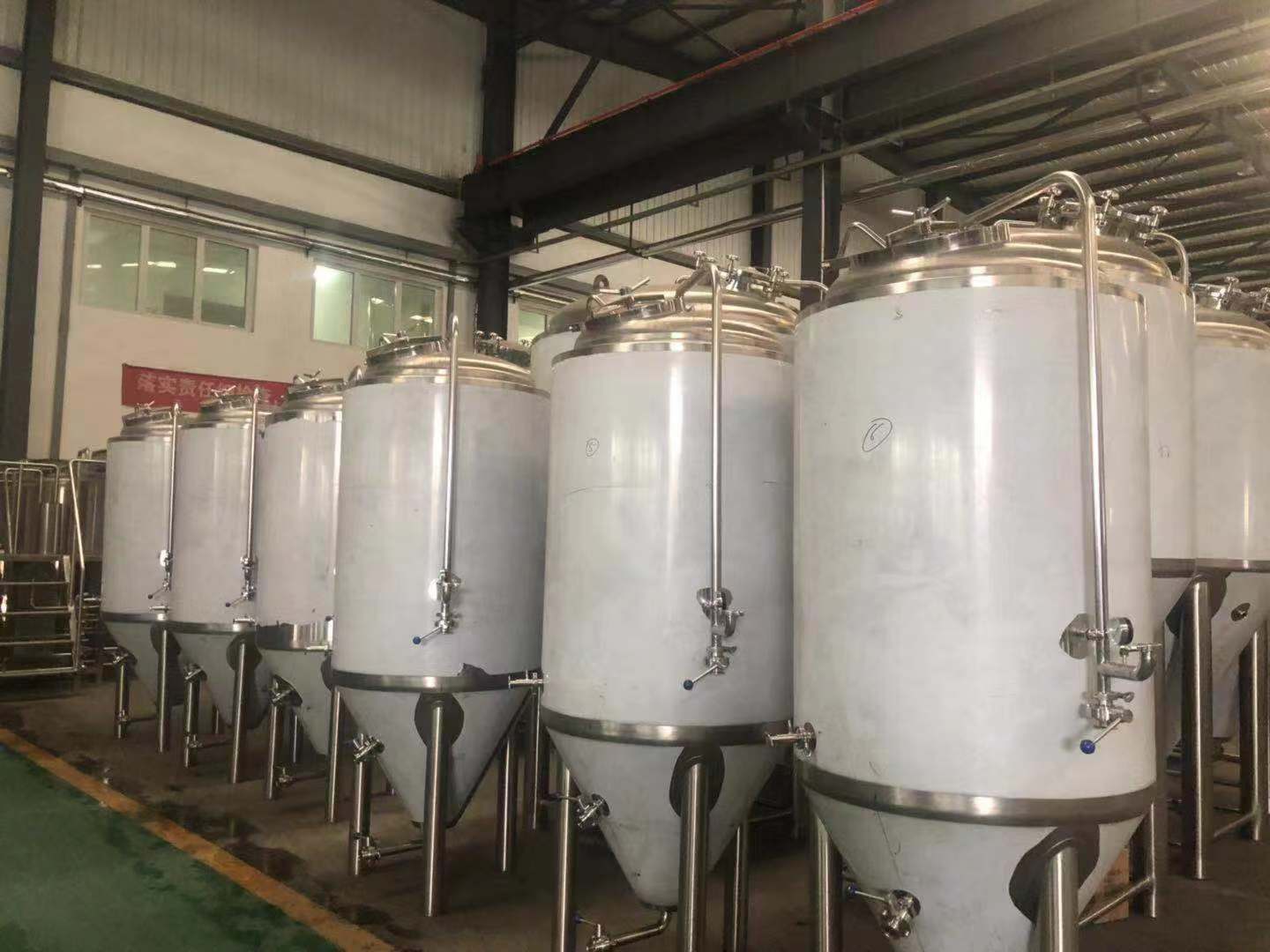 精酿啤酒发酵罐--山东豪鲁